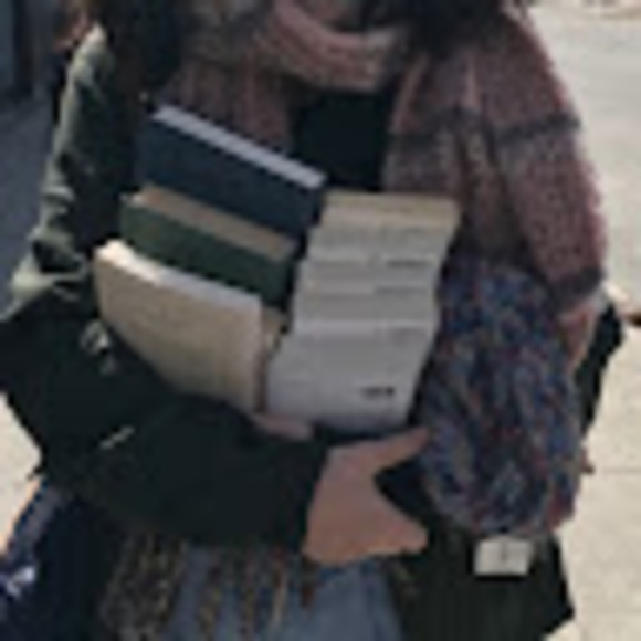 Meet your Posher, Stephanie - Picture 1 of 1